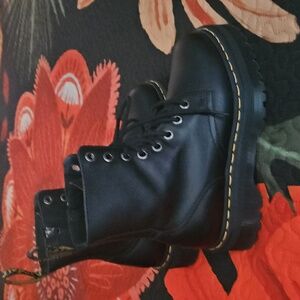 Dr. Martens Black Jadon III Pisa Leather Boots - Womens Size 8